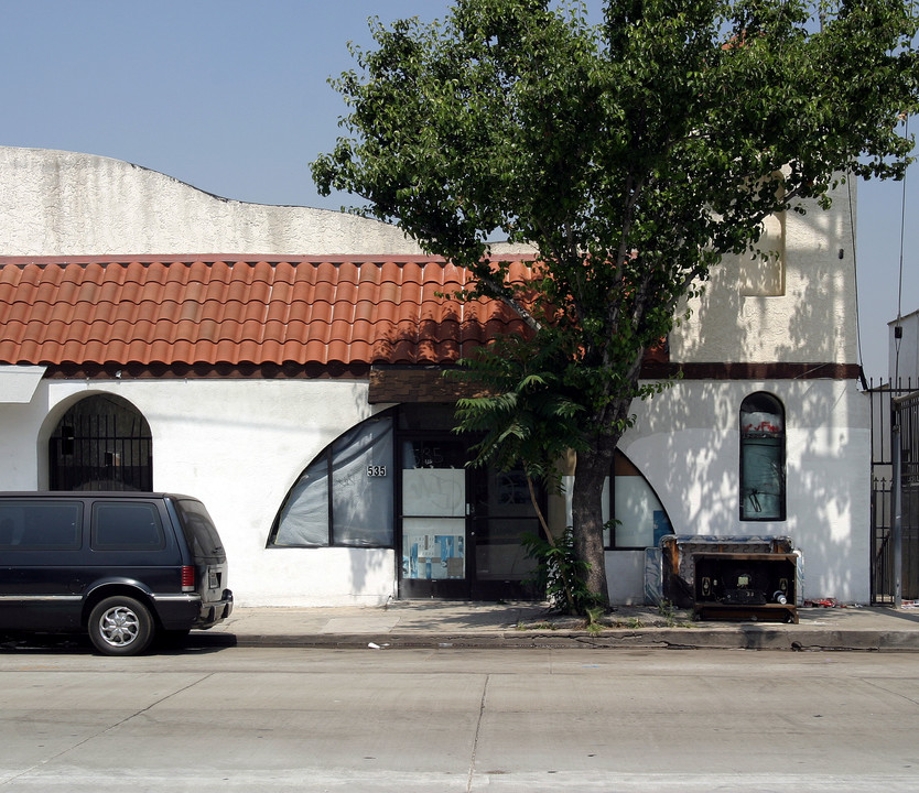 535 S Lorena St in Los Angeles, CA - Foto de edificio