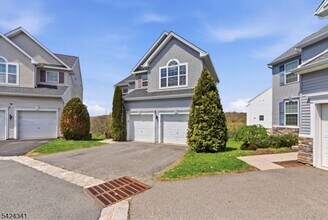 263 Winding Hill Dr in Hackettstown, NJ - Building Photo - Building Photo