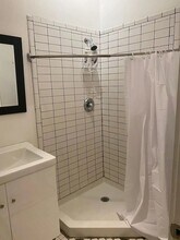 211 W 38th St in Savannah, GA - Building Photo - Building Photo