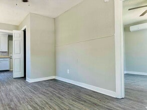 1501 Nashby St in La Marque, TX - Foto de edificio - Building Photo