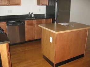 160 Fremont St, Unit 229 in Worcester, MA - Building Photo - Building Photo