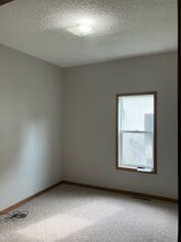 900 E 7th Ave in Mitchell, SD - Building Photo - Building Photo
