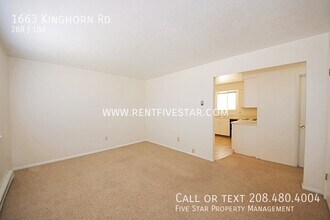 1663 Kinghorn Rd in Pocatello, ID - Foto de edificio - Building Photo