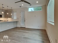 1111 Mahan Dr in Austin, TX - Building Photo - Building Photo