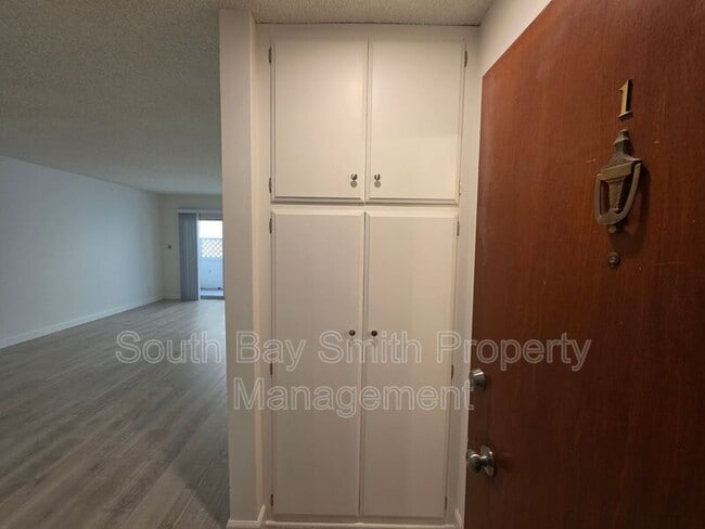 8710 Delgany Ave in Los Angeles, CA - Building Photo - Building Photo