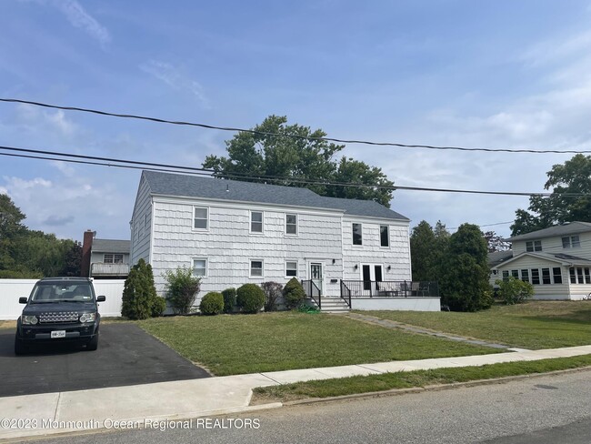 279 Lake Ave in Long Branch, NJ - Building Photo - Building Photo