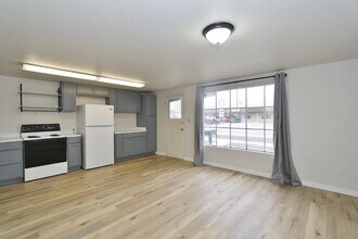 812 S Washington Ave in Emmett, ID - Building Photo - Building Photo