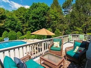 19 Spring St in Bar Harbor, ME - Building Photo - Building Photo