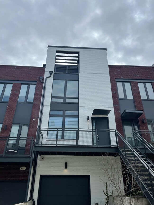 property at 1287 Chelsea Cir NW