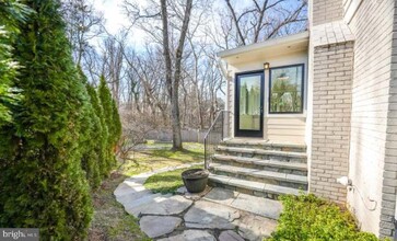 5128 Linnean Terrace NW in Washington, DC - Building Photo - Building Photo