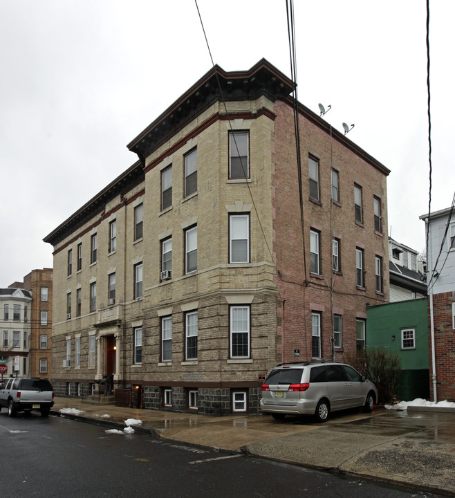 107 Booraem Ave in Jersey City, NJ - Foto de edificio