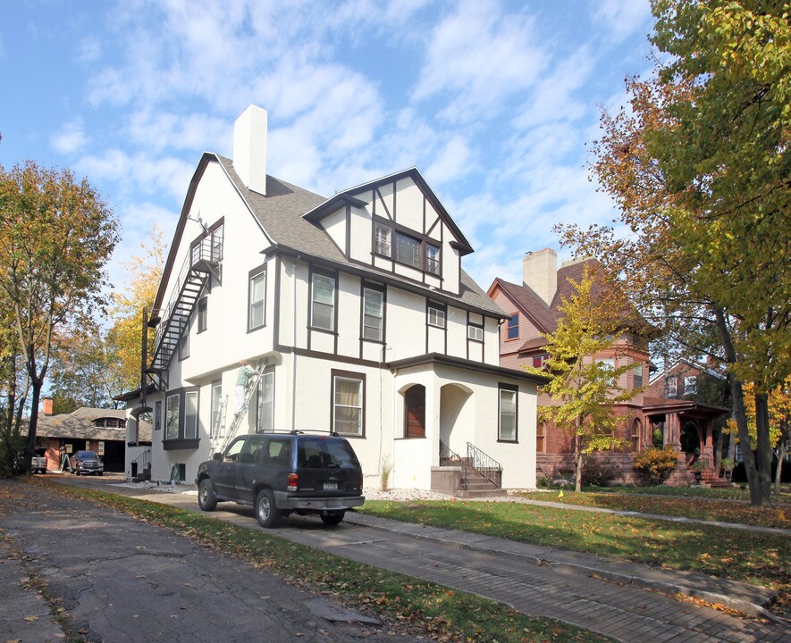 7 Granger Pl in Rochester, NY - Foto de edificio