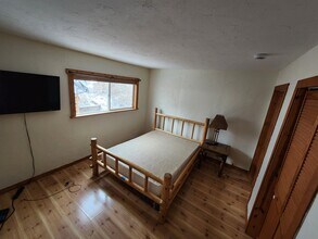 23045 Schussmark Trl, Unit A in Oak Creek, CO - Foto de edificio - Building Photo