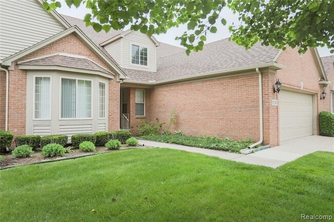 52245 Silvanna Ln in Macomb, MI - Building Photo - Building Photo