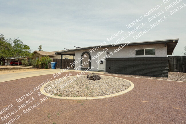 3935 S Beck Ave in Tempe, AZ - Building Photo - Building Photo