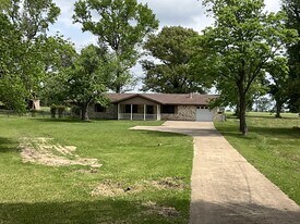 24264 State Hwy 64 in Canton, TX - Building Photo