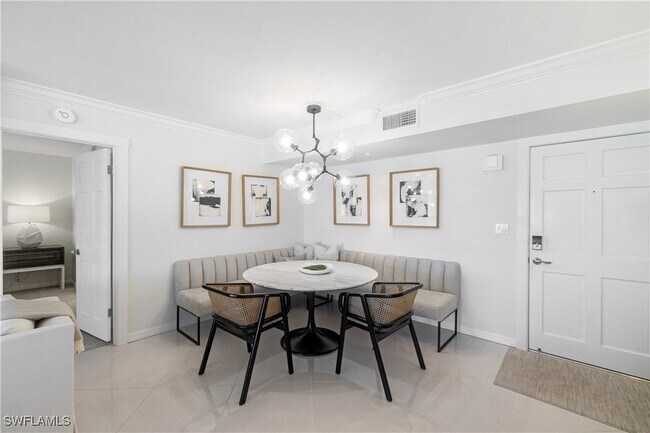 property at 2600 Gulf Shore Blvd N