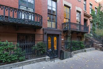 115 E 10th St in New York, NY - Building Photo - Building Photo