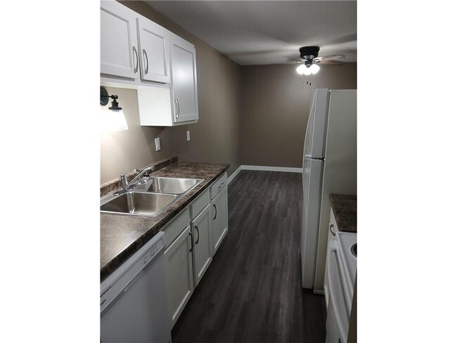 801 Pearl Ave in Marshall, MN - Building Photo - Building Photo