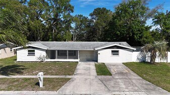 1808 Harpoon Dr, Unit 1808 Harpoon Dr in Holiday, FL - Building Photo