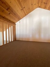 6583 Del Playa Dr in Goleta, CA - Building Photo - Building Photo