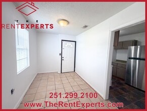 1351 Dauphin Island Pkwy in Mobile, AL - Building Photo - Building Photo