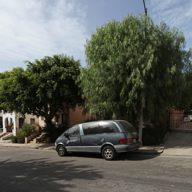 933-937 Marview Ave in Los Angeles, CA - Building Photo - Building Photo