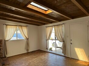 1230 Devon Ln, Unit 1239 Devon Lane in Ventura, CA - Foto de edificio - Building Photo