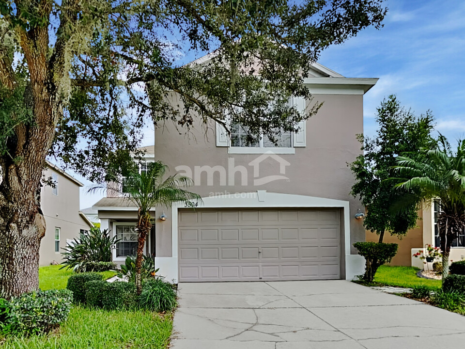 3504 Heron Island Dr in New Port Richey, FL - Foto de edificio