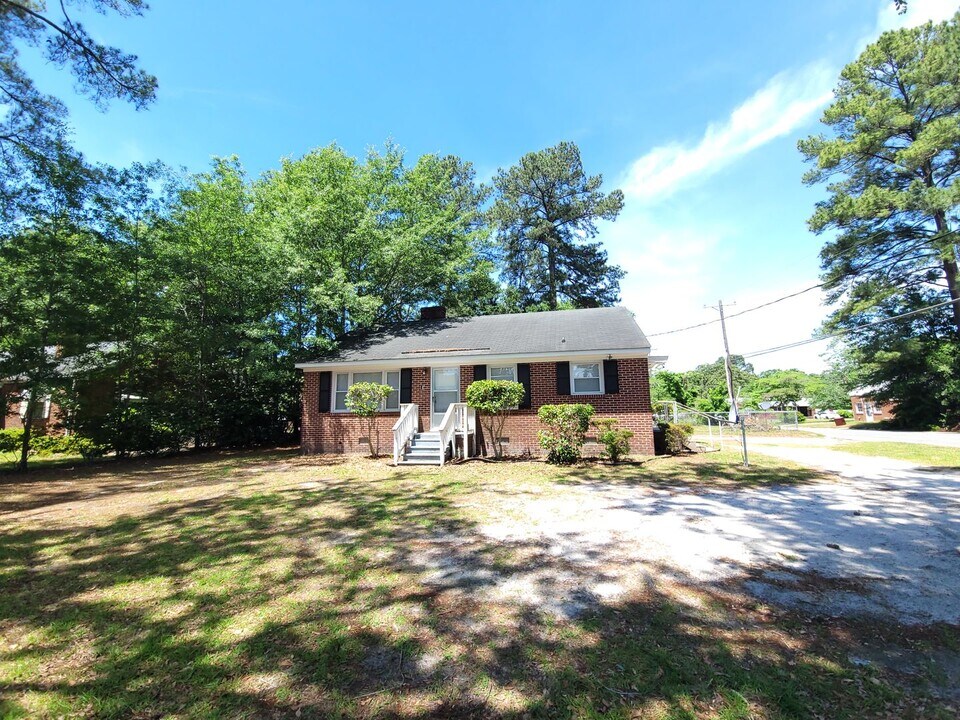 701 S Madison Ave in Goldsboro, NC - Building Photo