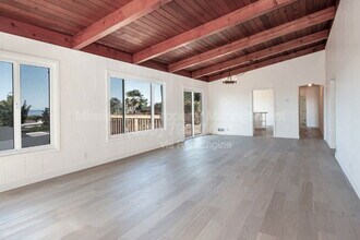 5533 Carpinteria Ave in Carpinteria, CA - Building Photo - Building Photo