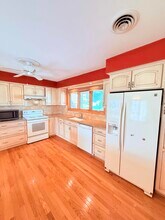 42021 Banbury Ct, Unit 8A in Northville, MI - Foto de edificio - Building Photo