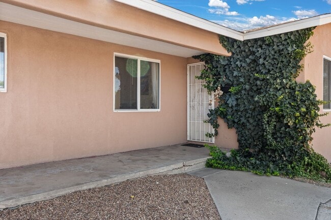 2210 Broadway Blvd NE in Albuquerque, NM - Building Photo - Building Photo