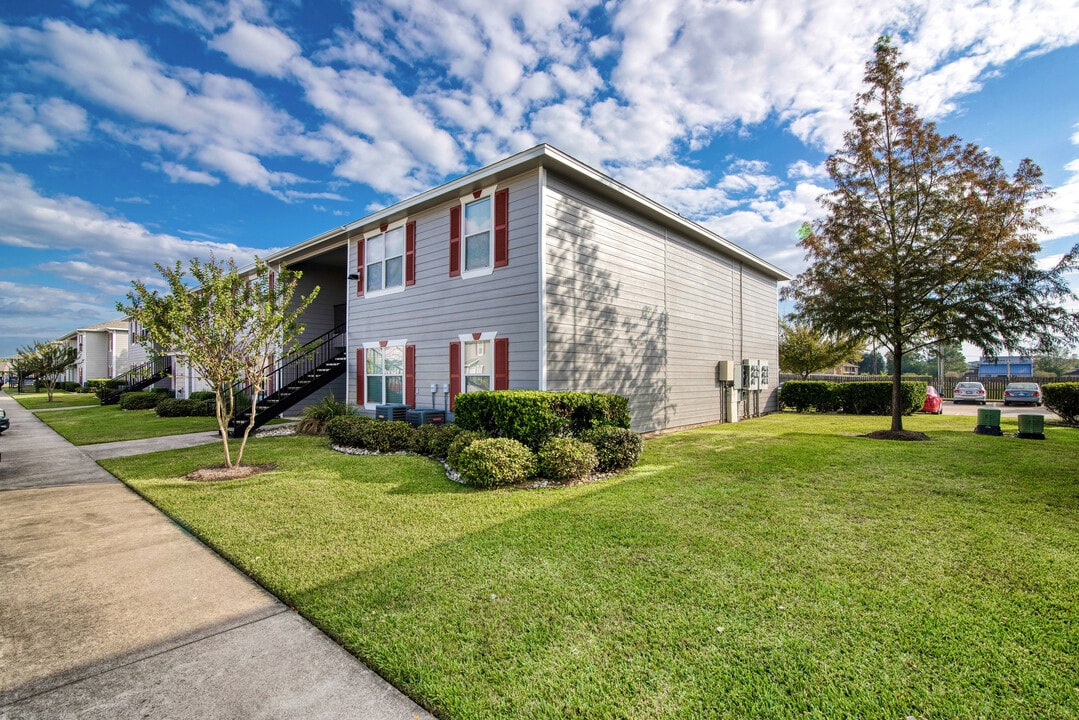 Cypress Bend Apartments in Beaumont, TX - Foto de edificio