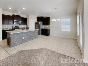 1152 Ibis Falls Loop in Jarrell, TX - Foto de edificio - Building Photo