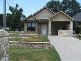 16742 E Hammon in Montgomery, TX - Building Photo