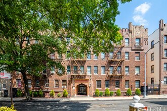 545 85TH St in Brooklyn, NY - Foto de edificio - Building Photo