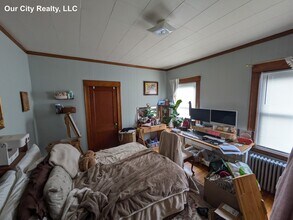 64 Ten Hills Rd, Unit 1 in Somerville, MA - Foto de edificio - Building Photo