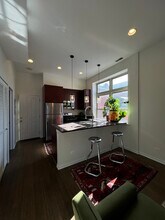 1342 N Claremont Ave in Chicago, IL - Building Photo - Building Photo