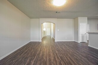 12418 Maura Lane in Houston, TX - Foto de edificio - Building Photo