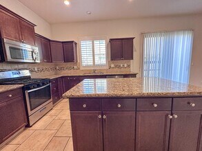 2062 Axelson Dr in Fresno, CA - Building Photo - Building Photo