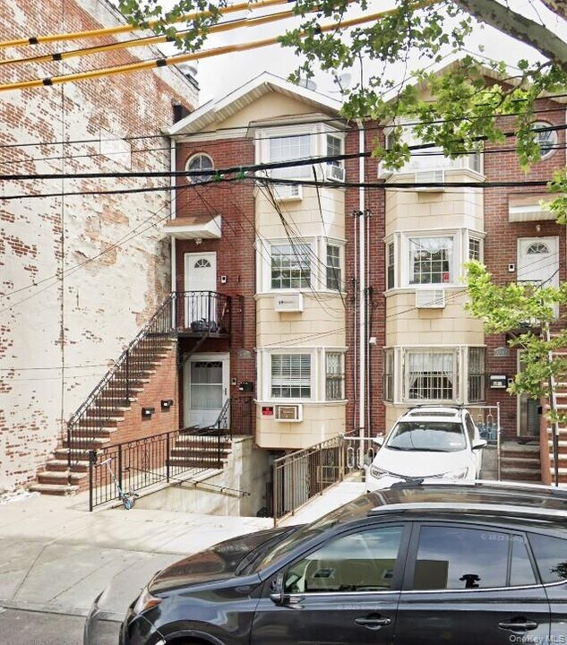 10-03 36th Ave in Queens, NY - Building Photo