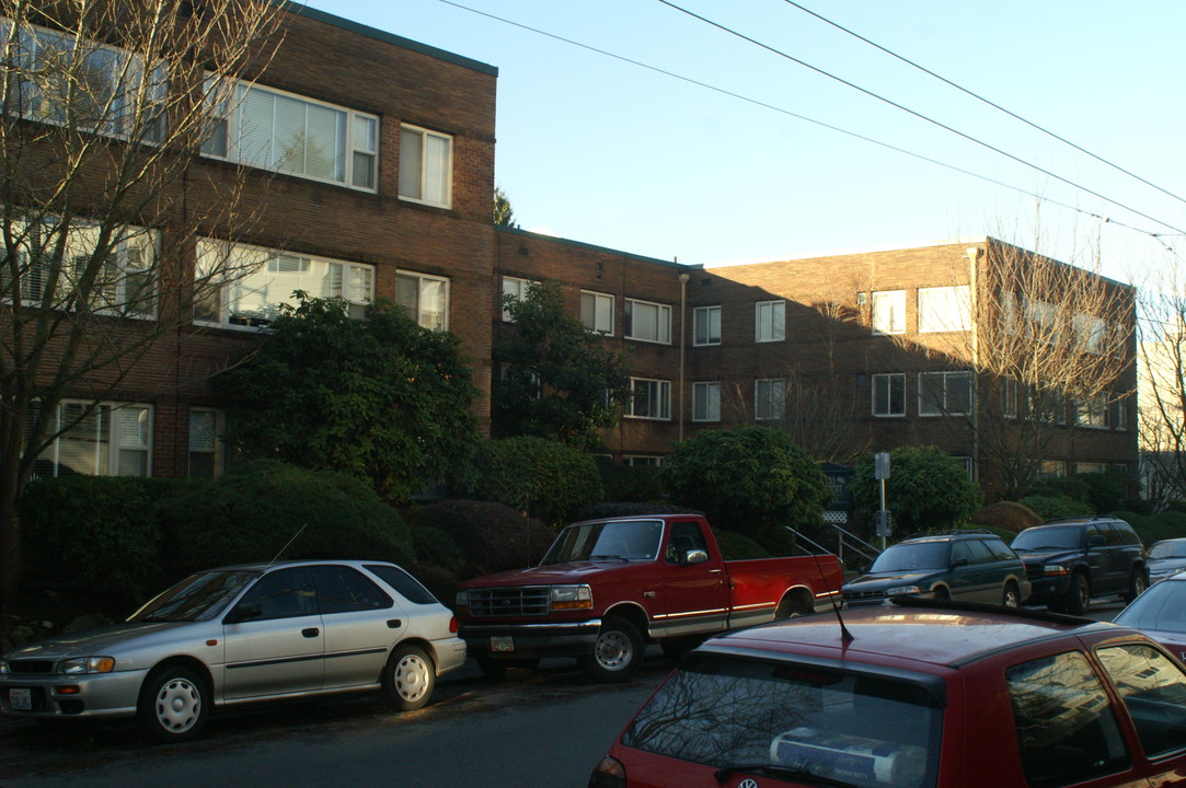 The Summit in Seattle, WA - Foto de edificio