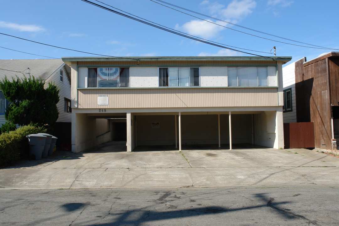 249 Milton Ave in San Bruno, CA - Building Photo