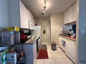 15679 SW 73rd Cir Terrace, Unit 3-2 in Miami, FL - Building Photo - Building Photo