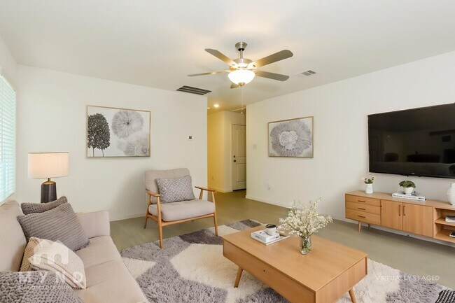 10124 Dalgreen Cir in Fort Worth, TX - Building Photo - Building Photo