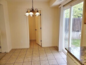 2037 E Lee Way Cir in Salt Lake City, UT - Building Photo - Building Photo