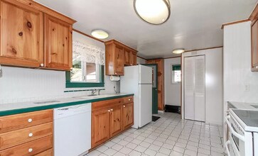 7802 Golden Given Rd E in Tacoma, WA - Building Photo - Building Photo
