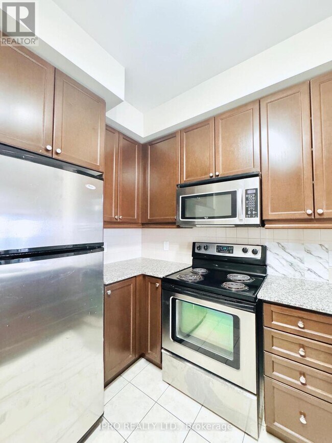 60-2060 Absolute Ave in Mississauga, ON - Building Photo - Building Photo