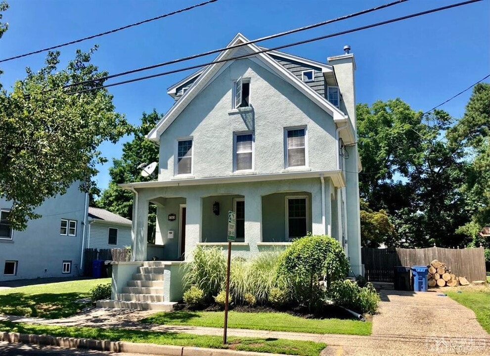 36 School St in Metuchen, NJ - Building Photo